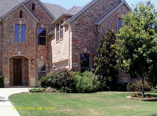 2584 Waters Edge Dr, Grand Prairie, TX 75054
