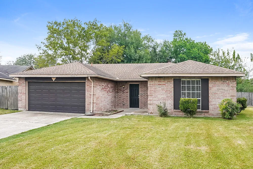 3 bed, 2.0 bath, 1526 sqft, $2,005 — Photo 3