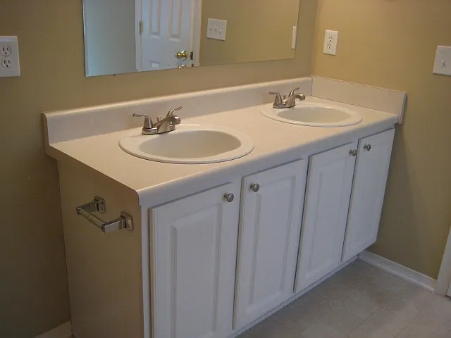 2649 Sutherland Dr — Photo 10