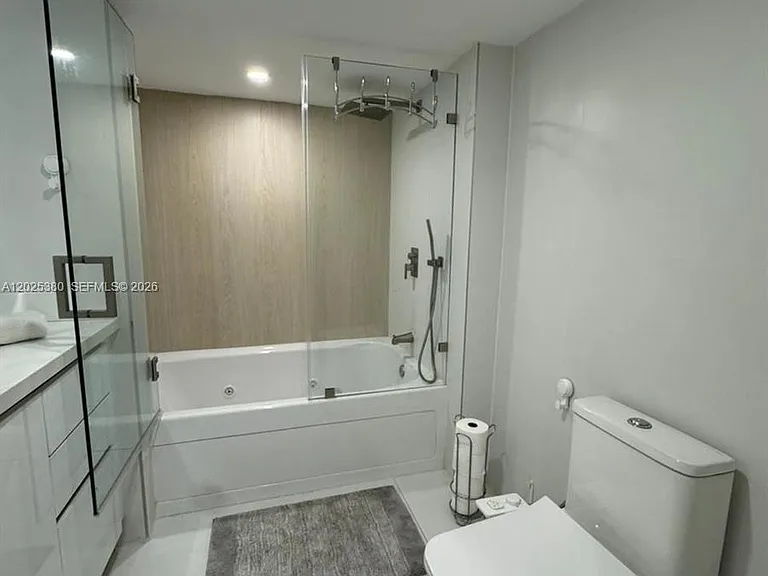5401 Collins Ave #920 — Photo 24
