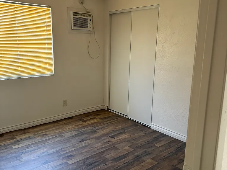21207 Kenniston St — Photo 4