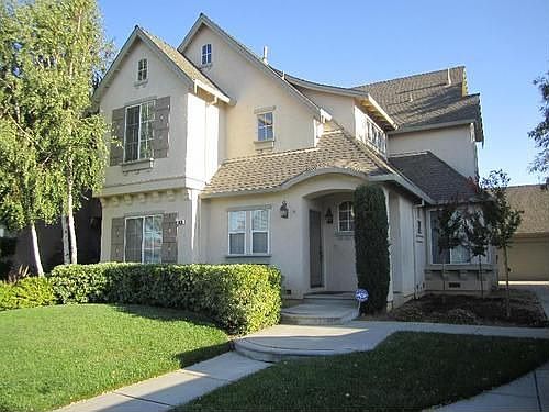 1st image of 820 Lawrence Dr