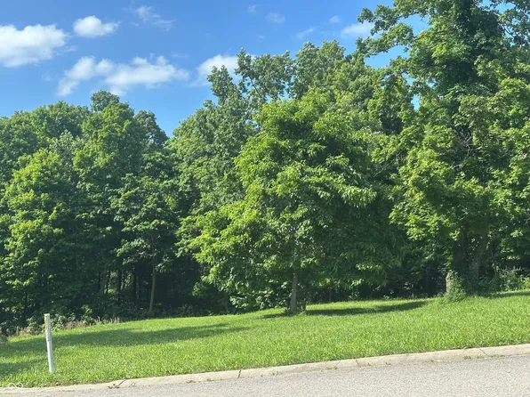 2131 N Wolf Den Ln, Martinsville, IN 46151