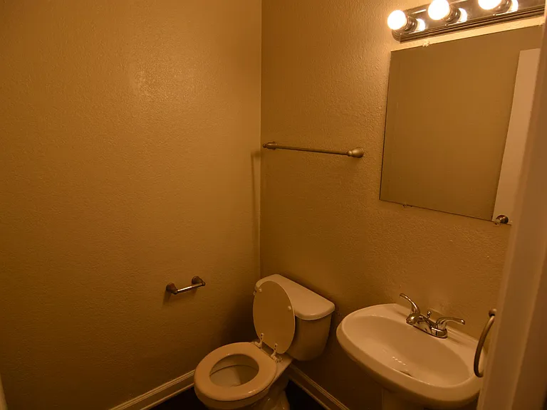 4701 Rockmoor Ln — Photo 8