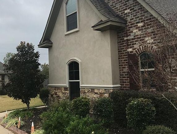 3rd image of 275 Danielle Dr
