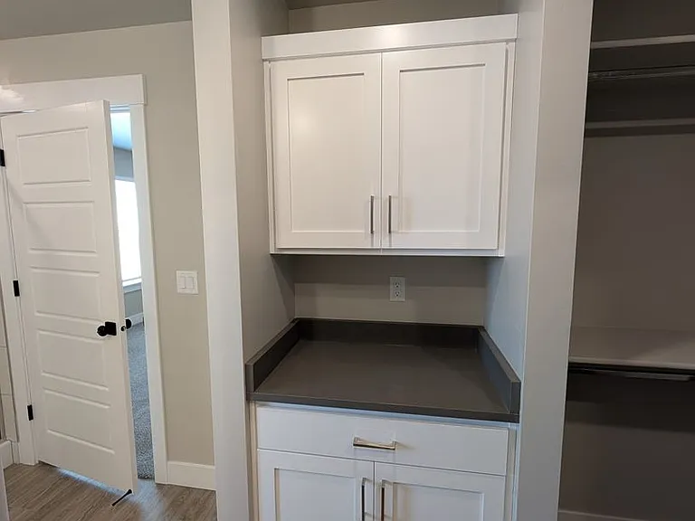5560 Trueman #C — Photo 25