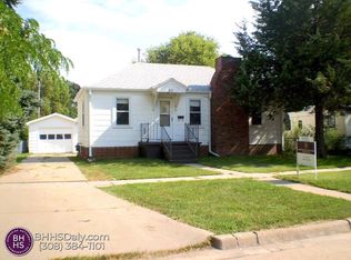911 W 11th St, Grand Island, NE 68801
