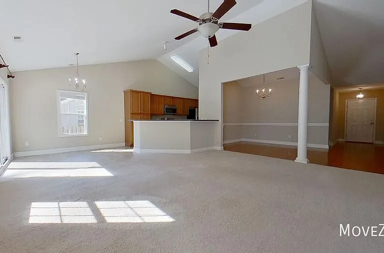 1718 Heatherstone Ln — Photo 11