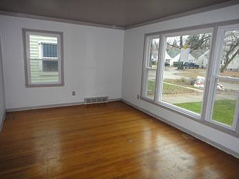 2nd image of 18594 Appleton St