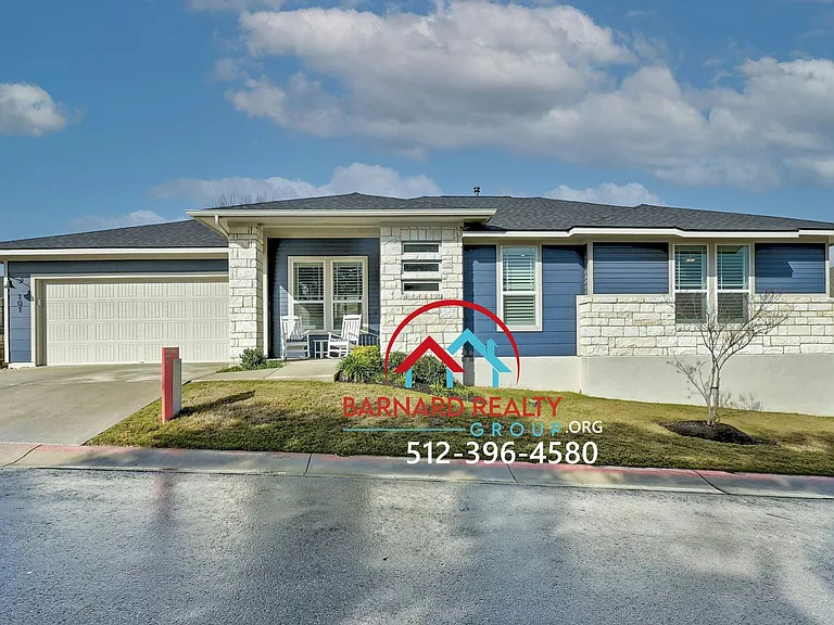 205 Eagle Dr — Photo 1