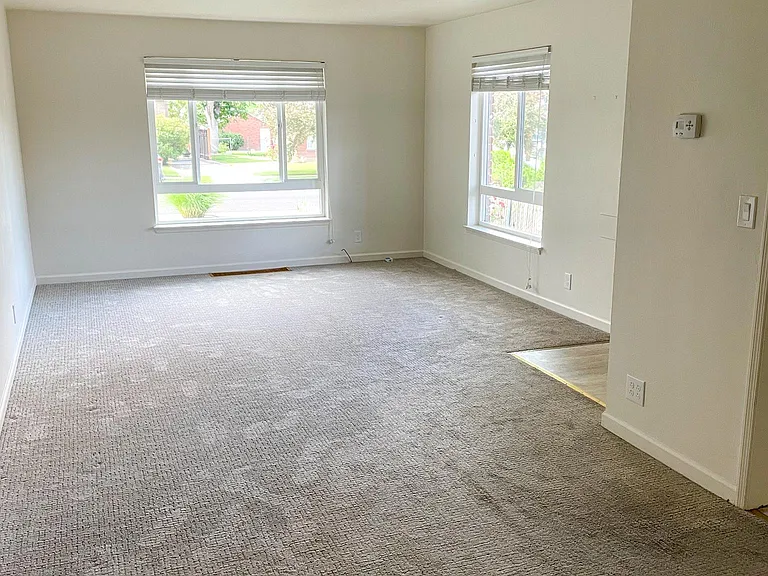 550 Marsh Ave — Photo 3