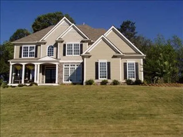 9050 Forest Path Dr, Gainesville, GA 30506