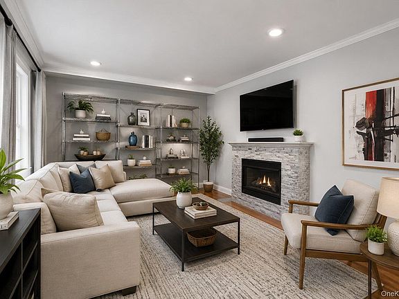 5th image of 190 Lake Pointe Circle #190