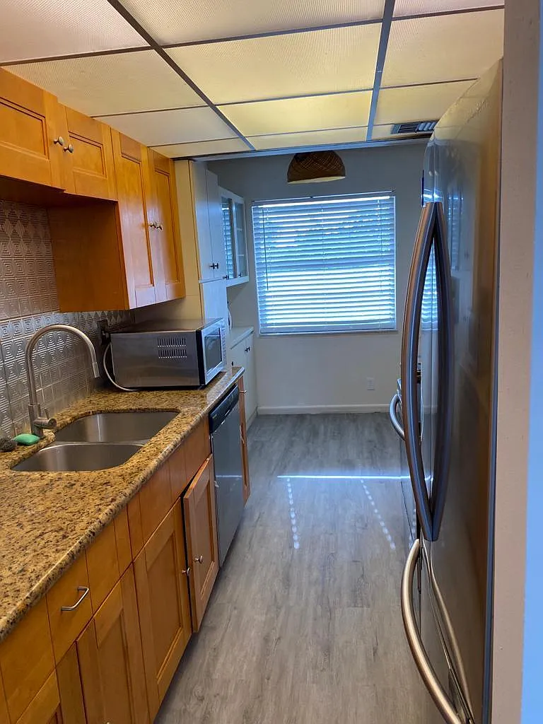 2 bed, 2.0 bath, 1002 sqft, $2,000 — Photo 1