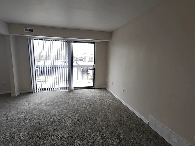 Three Oaks Apartments — Photo 34