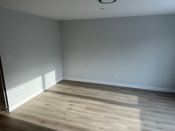 2nd image of 401 Glenroy Gilbert Dr #20