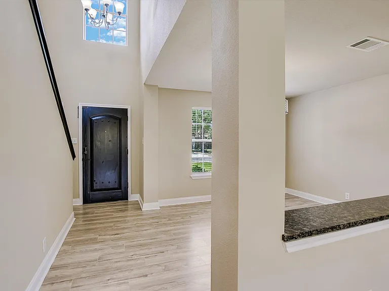 8111 Hawick Dr — Photo 3