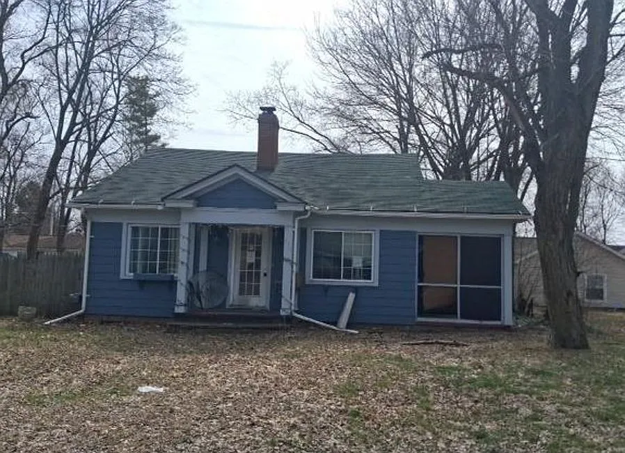 401 E Meadow Heights Ave photo 1