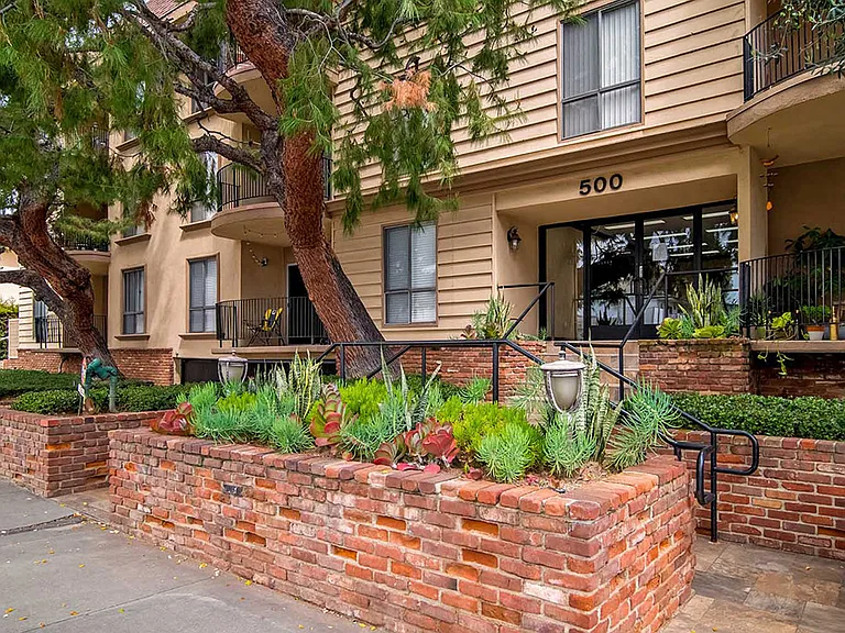 Los Robles Apartments — Photo 65