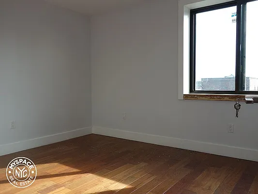 Rented by MySpaceNYC | media 3