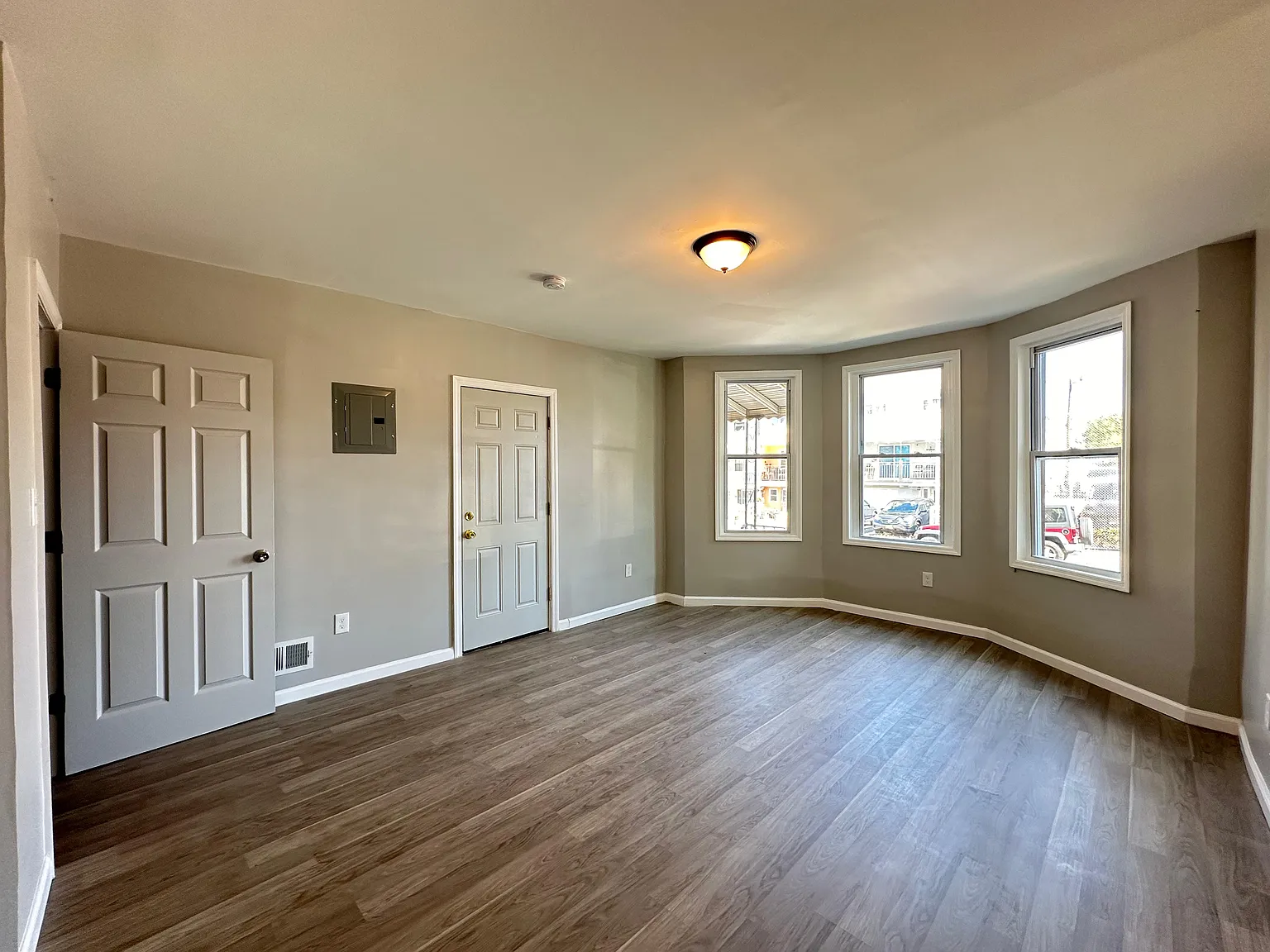 197 Gates Ave — Photo 2