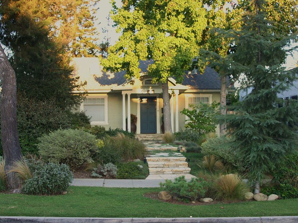 1st image of 542 N Beachwood Dr