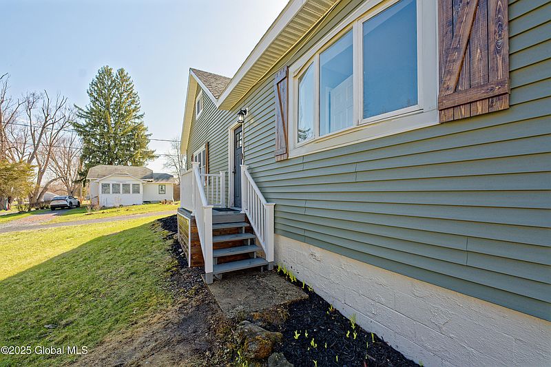 3rd image of 12 Willowbrook Avenue