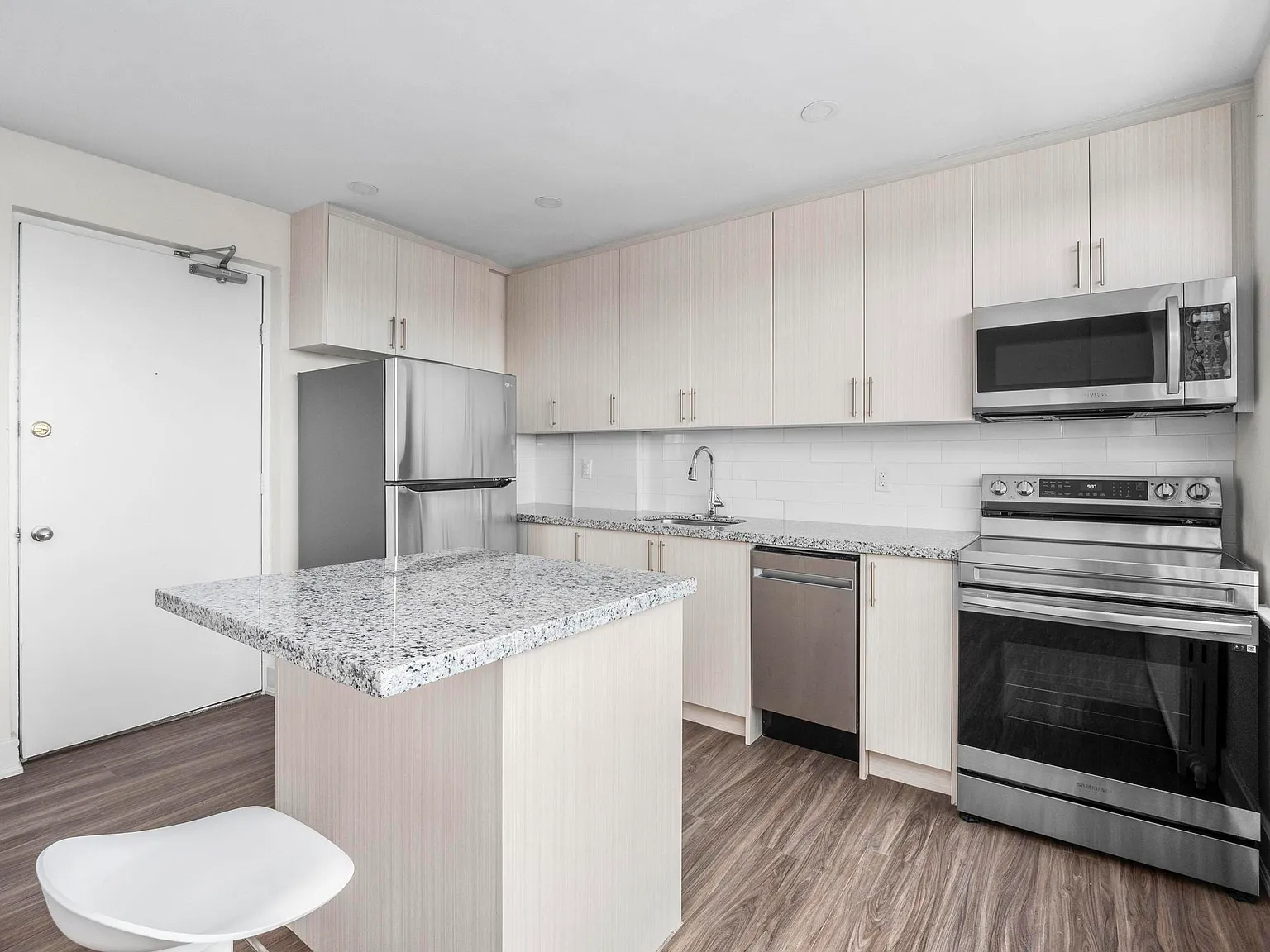 Bansley Apartments — Photo 2