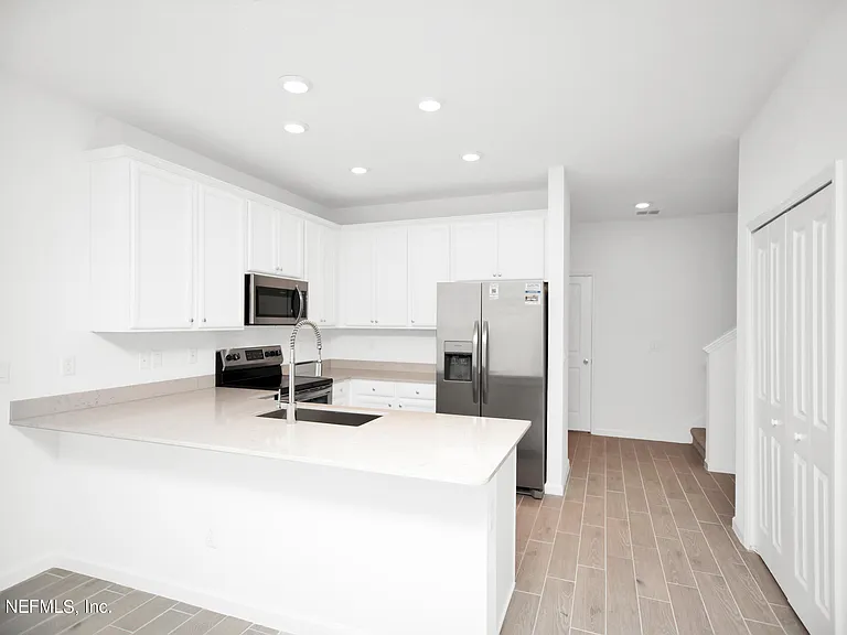 348 Rosemont Dr — Photo 7