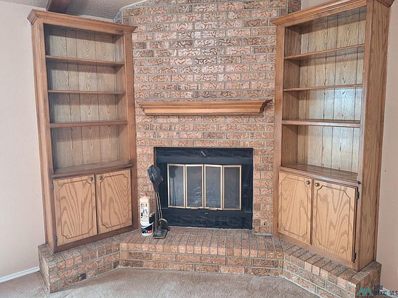 4th image of 710 W Avenue B