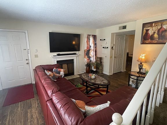 4th image of 2574 Saratoga Ct