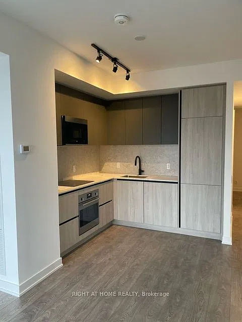 2 bed, $2,500 — Photo 3