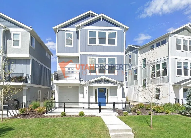 3 bed, 2.0 bath, 2063 sqft, $2,495 — Photo 1