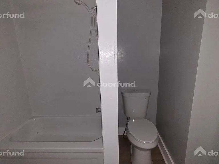 224 Main St #8 — Photo 13