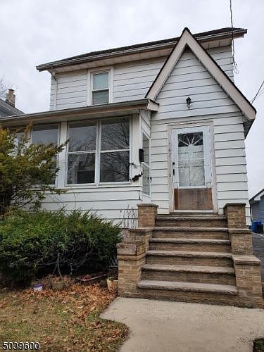 1st image of 147 W Lincoln Ave