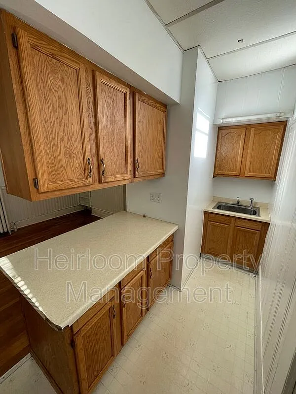 Studio, 1.0 bath, 260 sqft, $800 — Photo 4