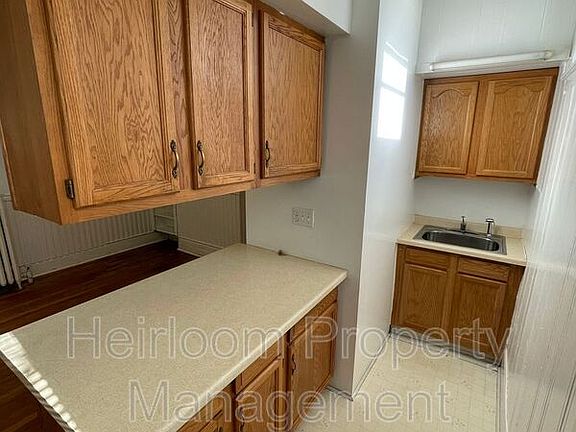 4th image of 2125 E Superior St #2