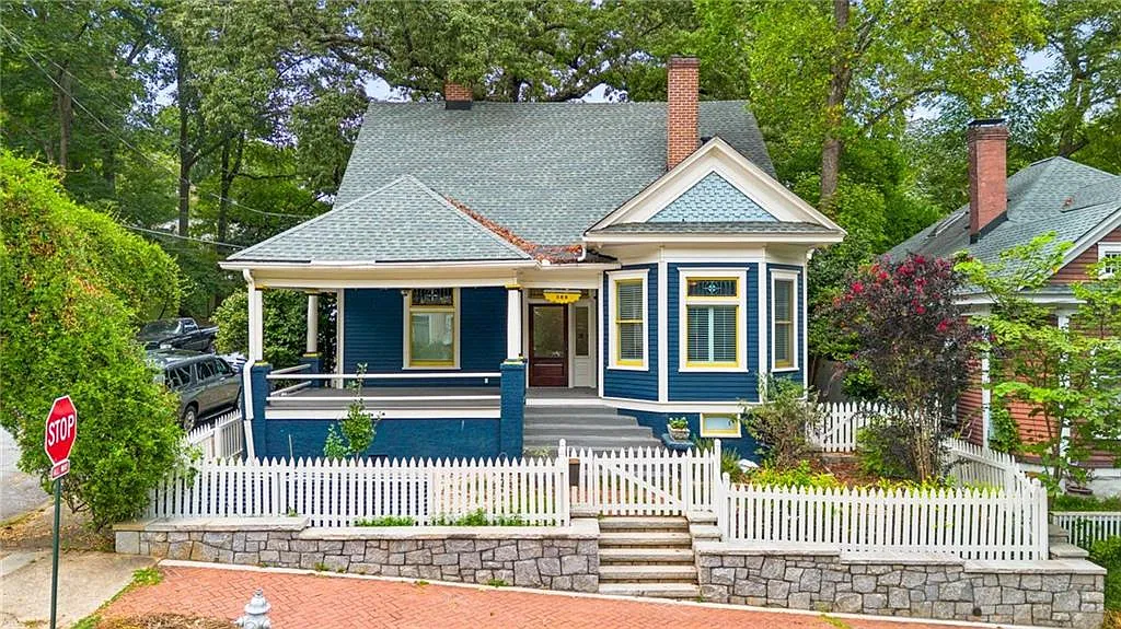 2 bed, 1.5 bath, 1300 sqft, $2,750 — Photo 1