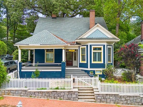 388 Augusta Ave SE