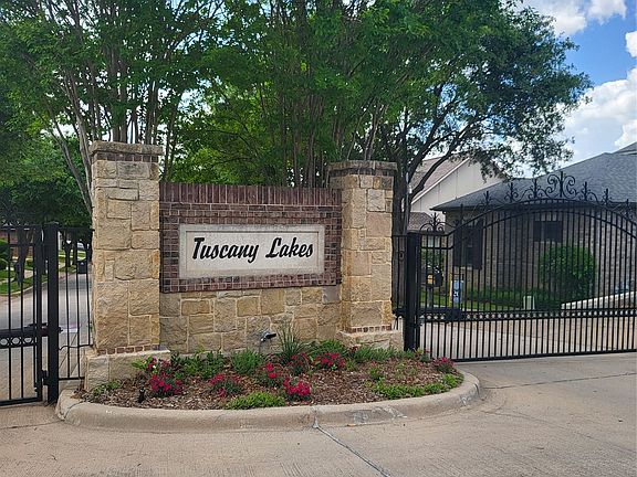 2nd image of 6401 Vintage Lake Dr