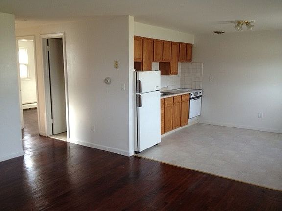 Family room to Kitchen
