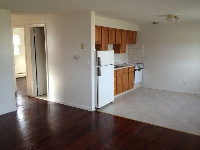 Family room to Kitchen
