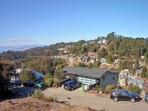4th image of Villanova Dr
