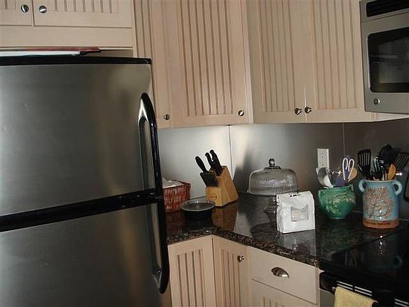 4th image of 35 76th St W #B