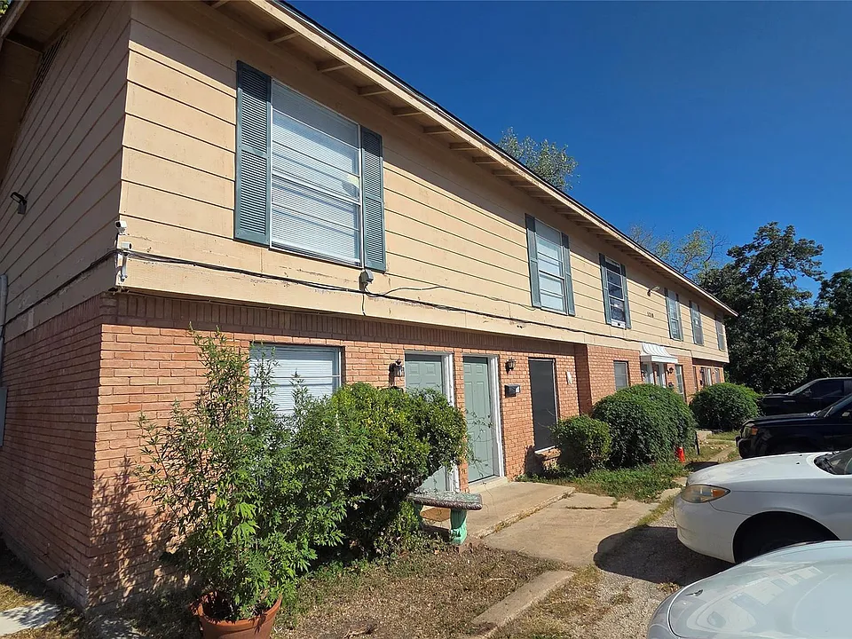 5200 Lancaster Ct #A
