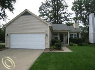 928 Polo Pl, Auburn Hills, MI 48326