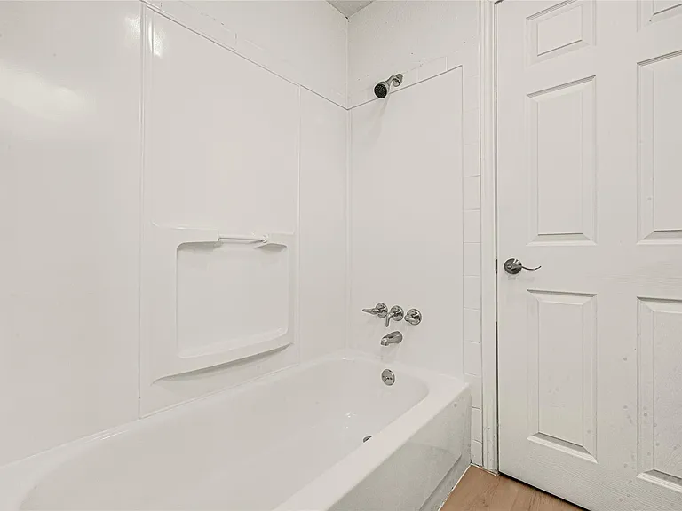 2631 Mansfield St — Photo 17