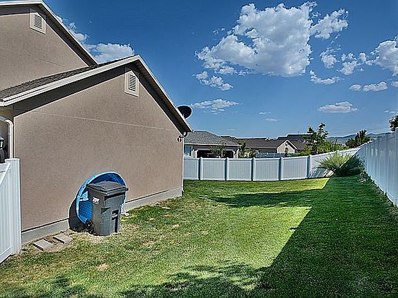 4th image of 4527 W Gladstone Cir