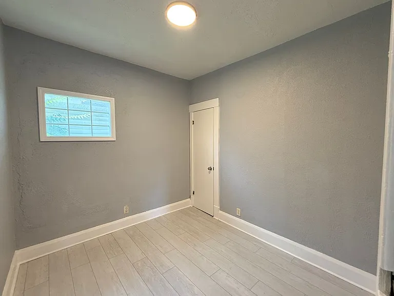 2801 Columbia Ave — Photo 12