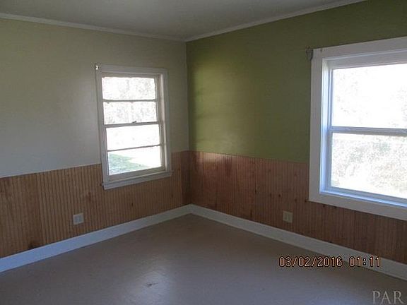 4th image of 527 N 48th Ave